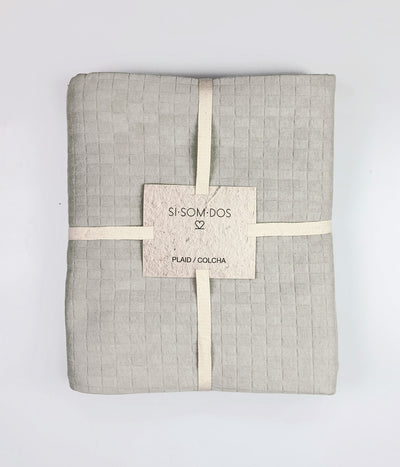 Basic Vapor Gray Comforter